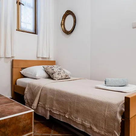 Lito Apartment *