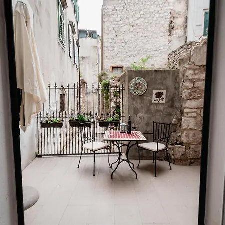 Lito Appartement *