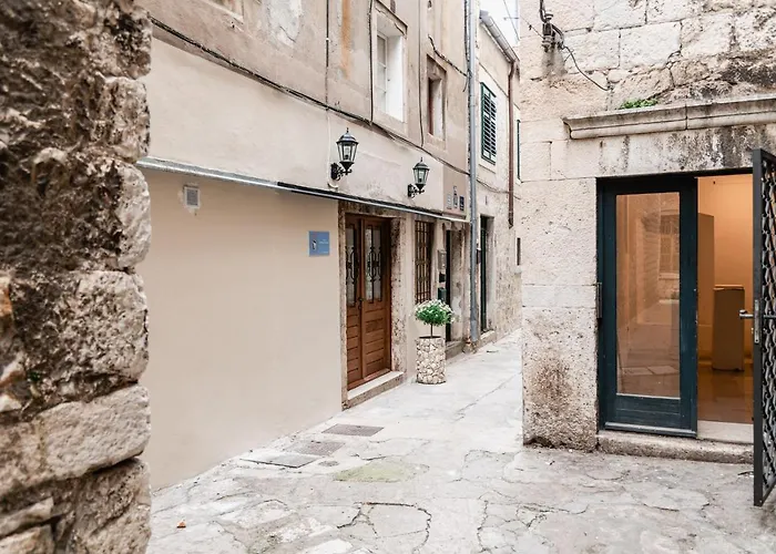 Lito アパート シベニク