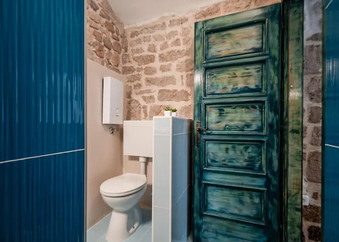 アパート Lito シベニク